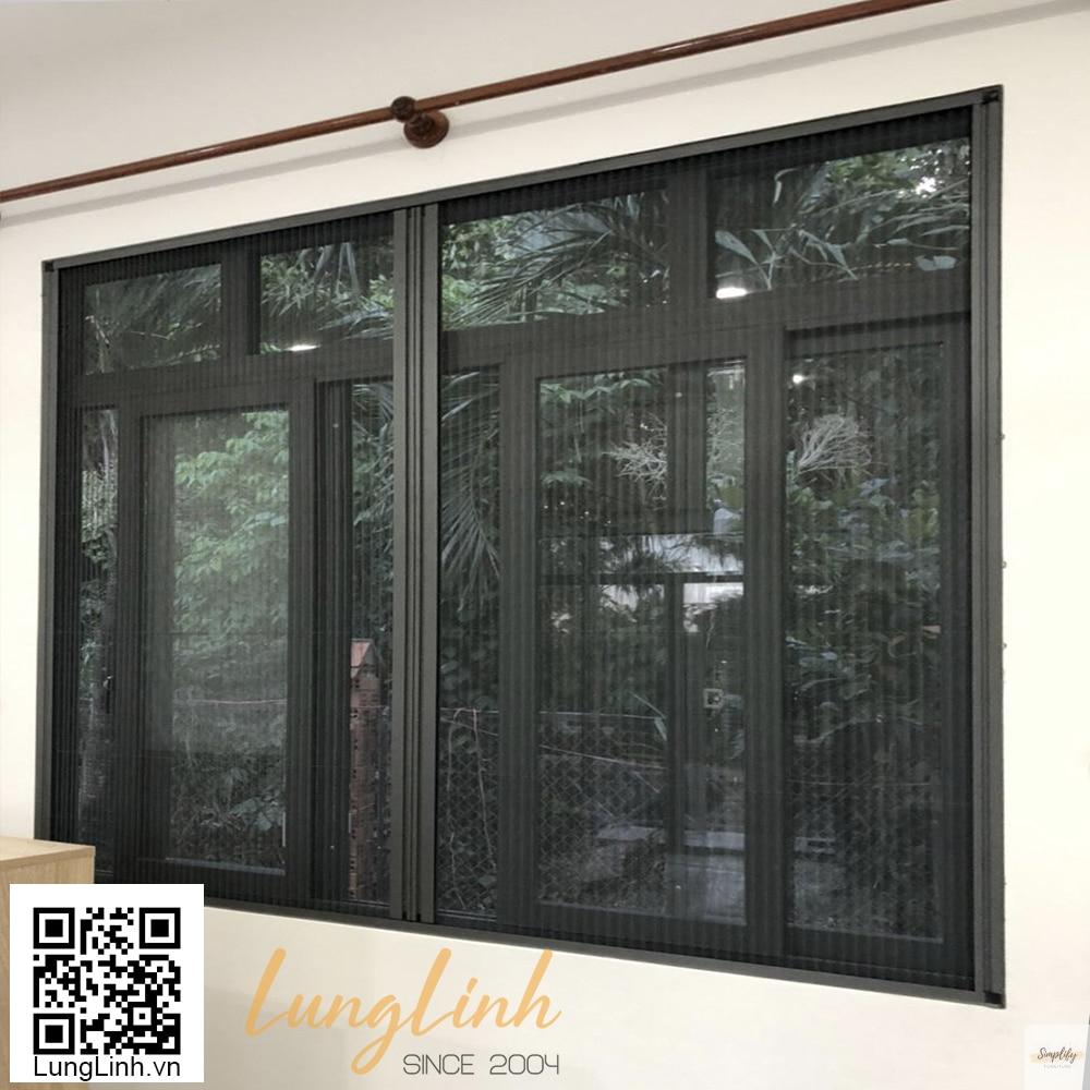cửa lưới dạng xếp màu đen